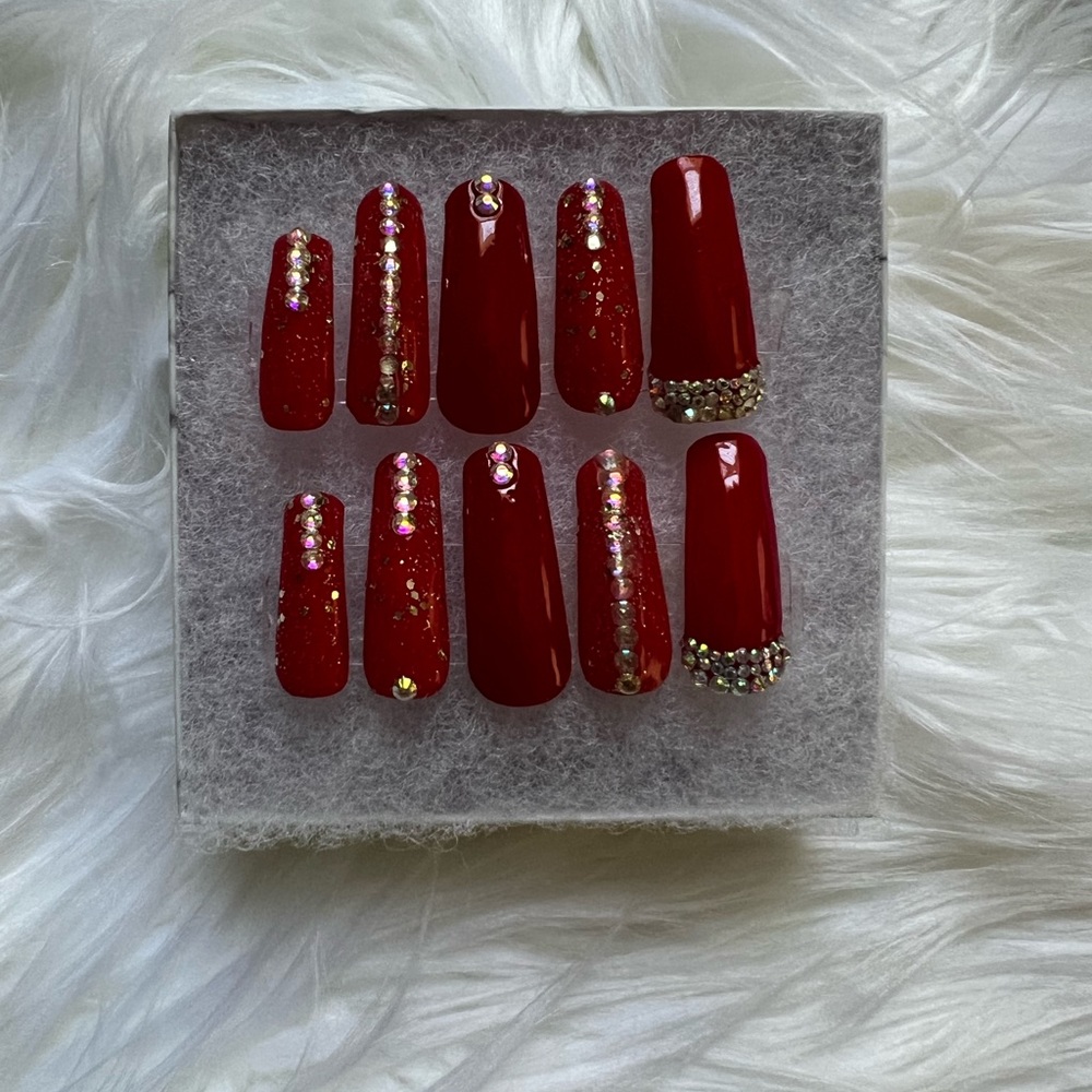 Red Princess Press On Nail Set